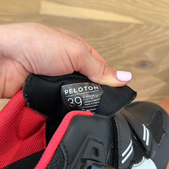 Pelaton Cycling Shoes size 39 Spin Cycle Class At Home Bike Biking Black Red - Picture 6 of 6